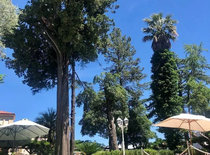 Relais La Rupe 4* Сорренто